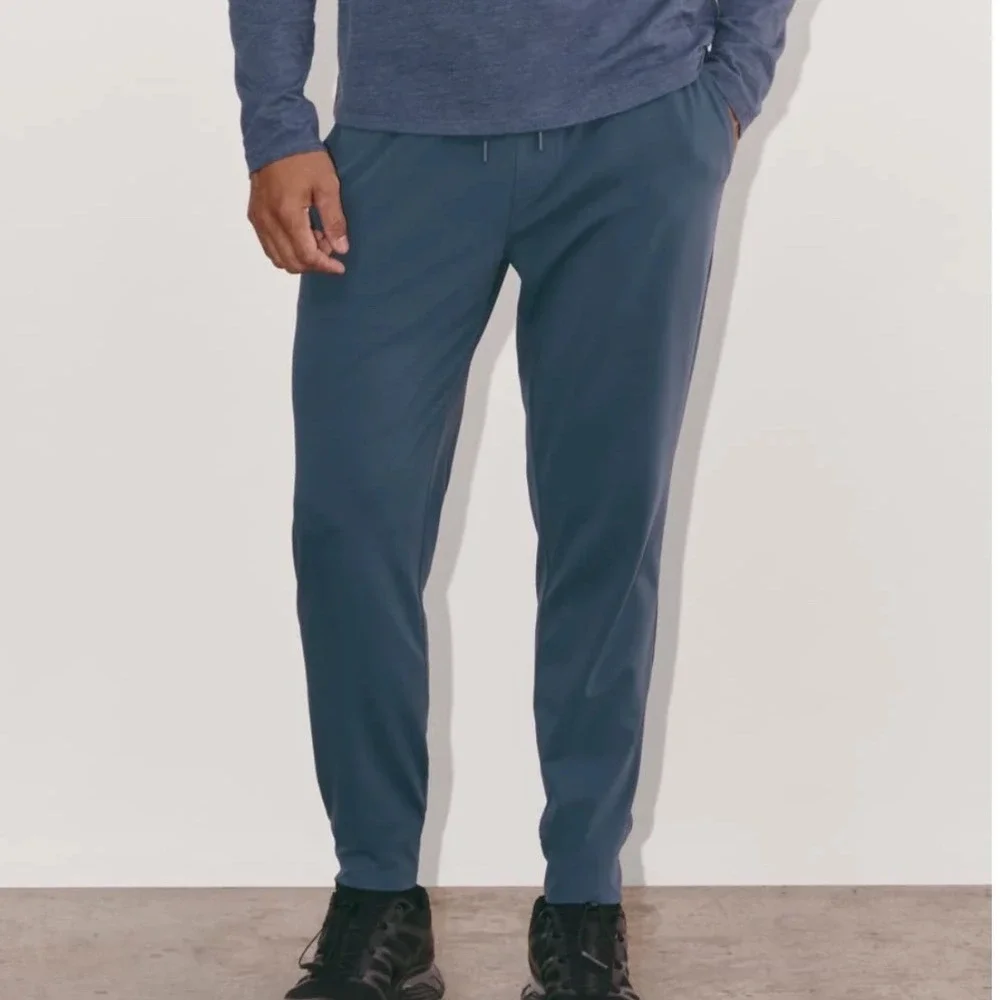 Everlane Mens Performance Jogger Blue Small NWT Moisture Wicking 4-Way Stretch